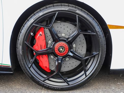 Used 2018 Lamborghini Huracan Performante AWD/4WD image 61