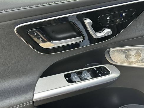 Certified 2025 Mercedes-Benz GLC 300 image 12