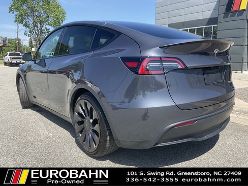Used 2022 Tesla Model Y Performance AWD/4WD image 3