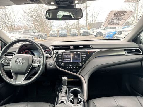 Used 2020 Toyota Camry XSE image 10