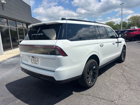 New 2026 Lincoln Navigator L Reserve w/ Jet Appearance Package AWD/4WD image 7