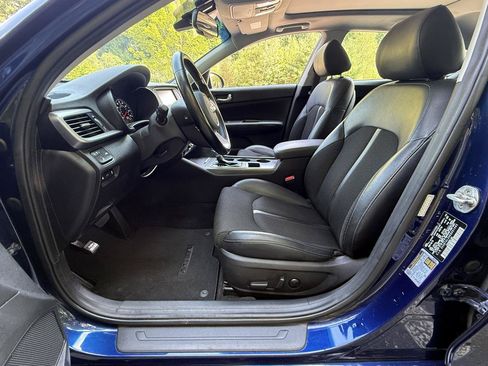 Used 2019 Kia Optima S w/ S Panoramic Sunroof Package FWD image 9