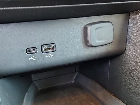 Used 2025 Buick Encore GX Preferred AWD/4WD image 21