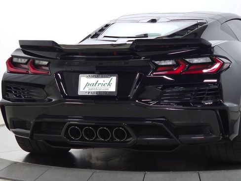 Used 2025 Chevrolet Corvette Z06 w/ Stealth Interior Trim Package RWD image 9