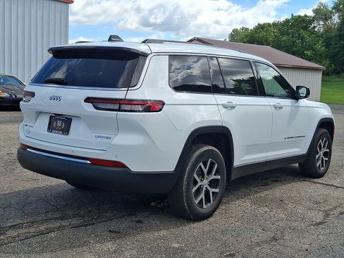 Used 2023 Jeep Grand Cherokee L Limited AWD/4WD image 25