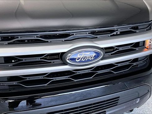 Used 2023 Ford Expedition XLT AWD/4WD image 32