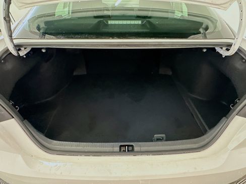 Used 2025 Toyota Camry SE FWD image 30