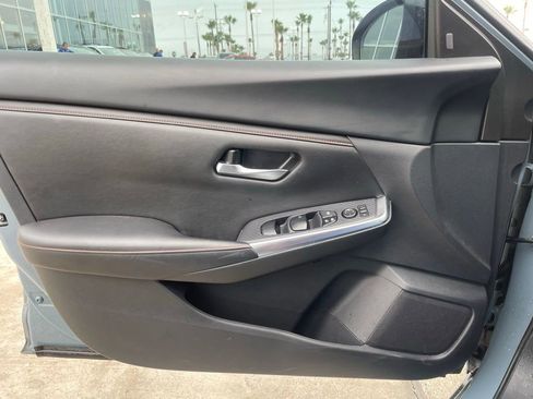 Certified 2024 Nissan Sentra SR FWD image 9
