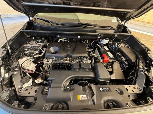 Used 2024 Toyota RAV4 LE image 40