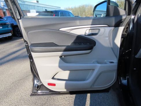 Certified 2018 Honda Pilot EX-L image 18