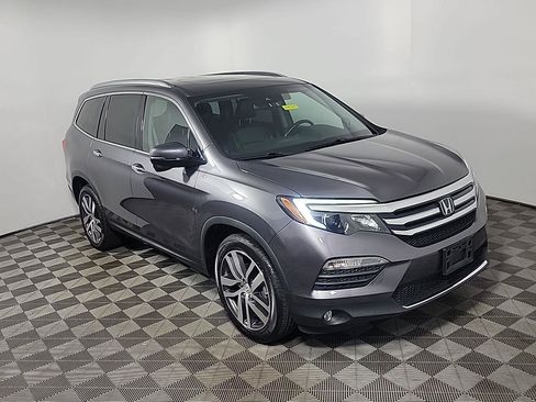 Used 2016 Honda Pilot Touring image 2