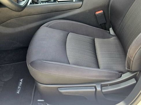 Used 2024 Nissan Altima 2.5 S FWD image 22