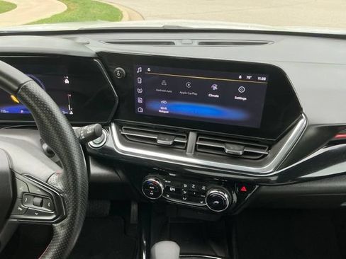 Used 2025 Chevrolet Trax RS w/ Sunroof Package FWD image 25