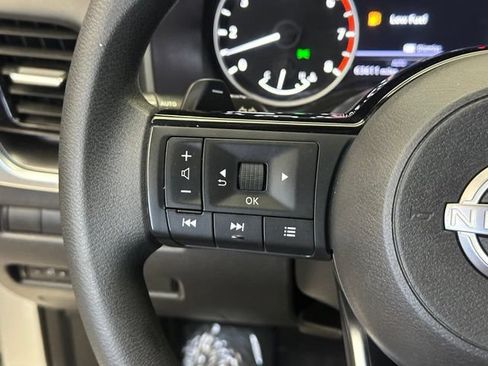 Used 2022 Nissan Rogue SV AWD/4WD image 23
