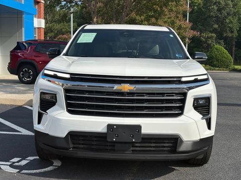 Used 2026 Chevrolet Traverse LT w/ Driver Confidence Package FWD image 3