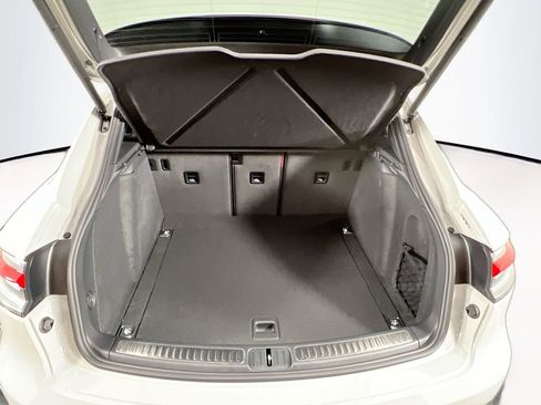 New 2026 Porsche Macan image 28