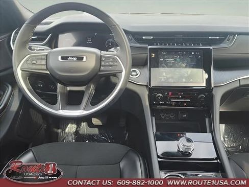 Used 2023 Jeep Grand Cherokee Altitude image 17