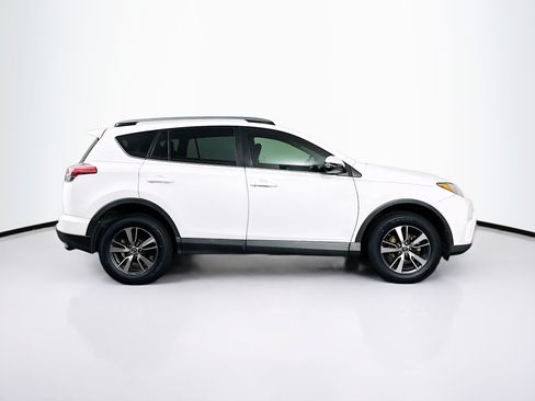 Used 2018 Toyota RAV4 XLE AWD/4WD image 10