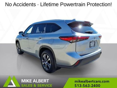Used 2023 Toyota Highlander XLE AWD/4WD image 5