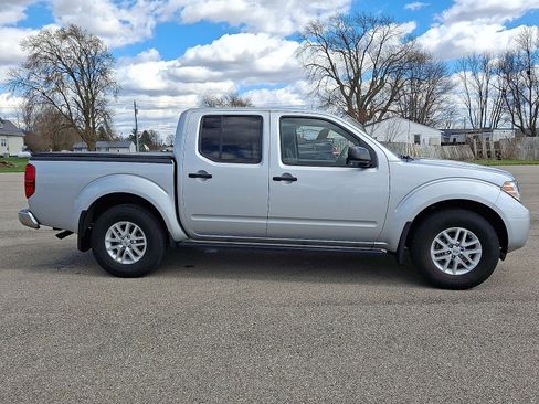 Used 2021 Nissan Frontier SV w/ SV Utility Package RWD image 25