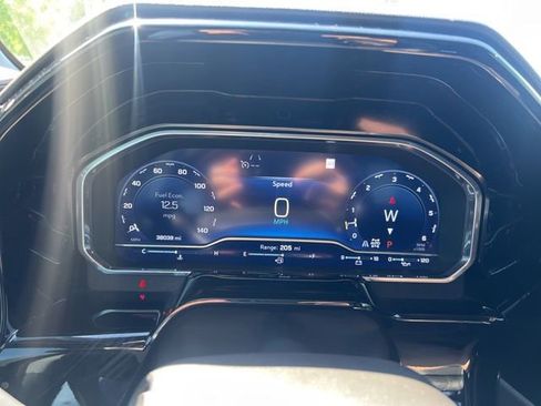 Used 2022 Chevrolet Silverado 1500 LTZ w/ Technology Package AWD/4WD image 18