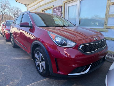 Used 2018 Kia Niro LX image 3