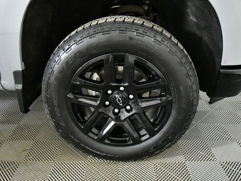 Used 2024 Chevrolet Silverado 1500 LT Trail Boss w/ LT Trail Boss Premium Package image 17