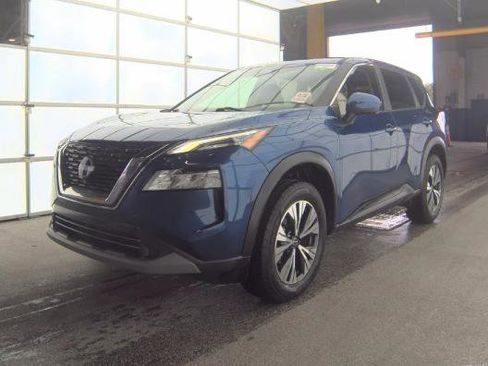 Used 2023 Nissan Rogue SV image 1