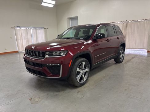 New 2026 Jeep Grand Cherokee Limited AWD/4WD image 4