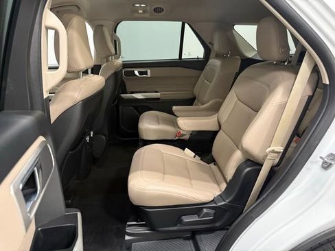 Certified 2020 Ford Explorer XLT w/ Equipment Group 202A AWD/4WD image 33