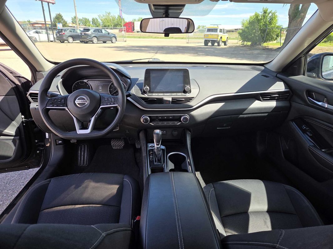 Used 2021 Nissan Altima 2.5 SV FWD image 12