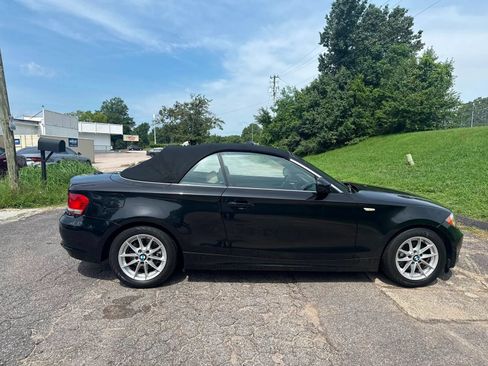 Used 2011 BMW 128i Convertible RWD image 4
