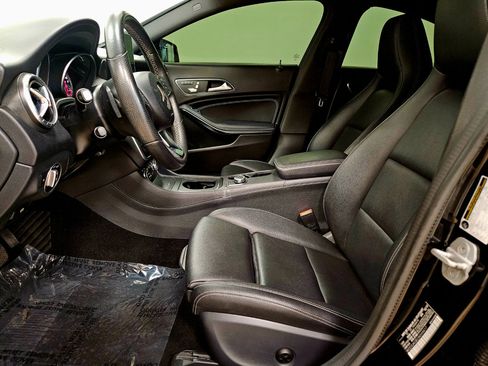 Used 2018 Mercedes-Benz CLA 250 4MATIC image 9