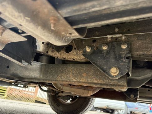 Used 2005 Ford Excursion XLT image 35