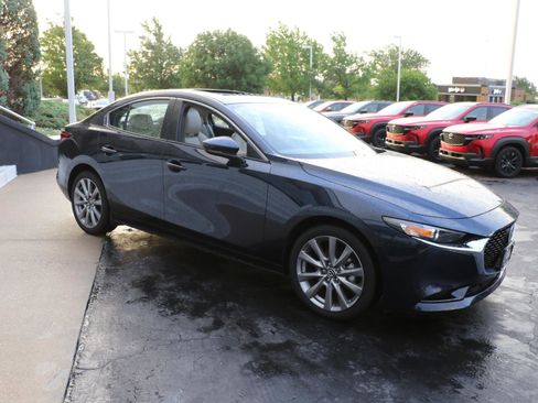 Used 2025 MAZDA MAZDA3 s FWD image 6