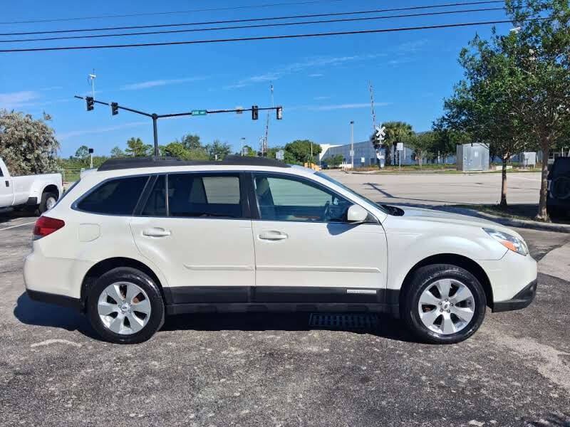 Used 2012 Subaru Outback 2.5i Limited AWD/4WD image 4