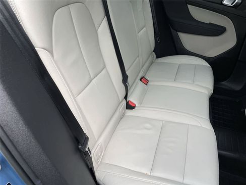 Used 2023 Volvo XC40 B5 Plus w/ Driver Assist Package AWD/4WD image 17