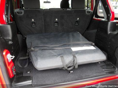 Used 2019 Jeep Wrangler Unlimited Sport S AWD/4WD image 22