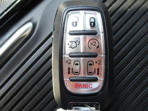 Used 2023 Chrysler Pacifica Limited w/ S Appearance Package AWD/4WD image 39