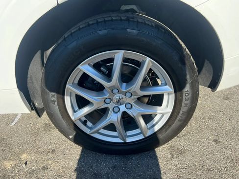 Used 2019 Volvo XC60 T5 Momentum w/ Premium Package AWD/4WD image 11