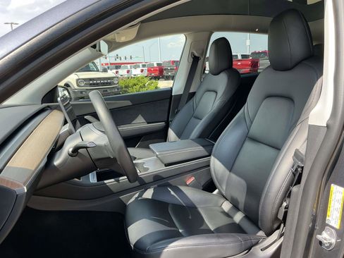 Used 2022 Tesla Model Y Performance image 10