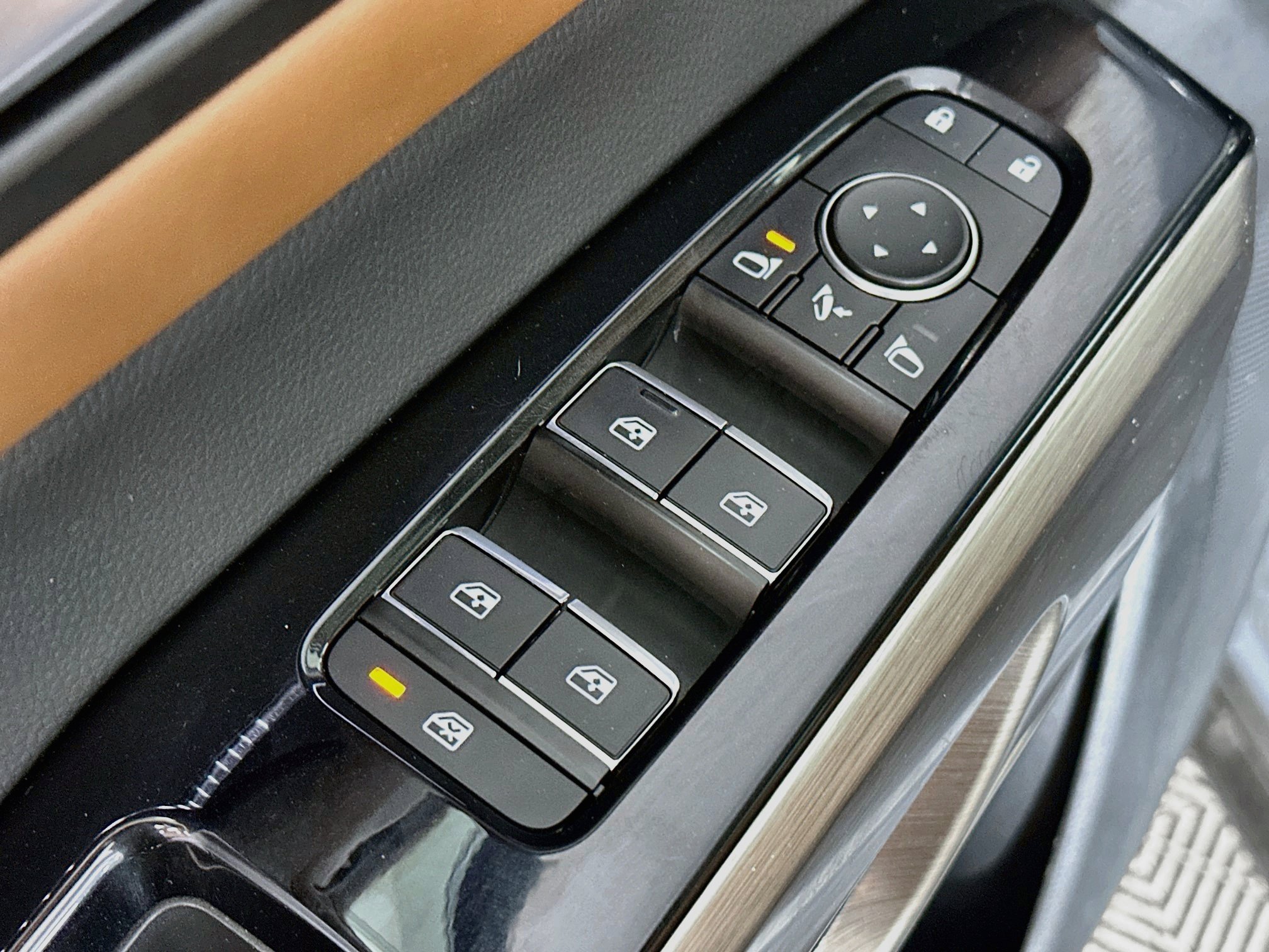Used 2023 Nissan Pathfinder Platinum AWD/4WD image 18