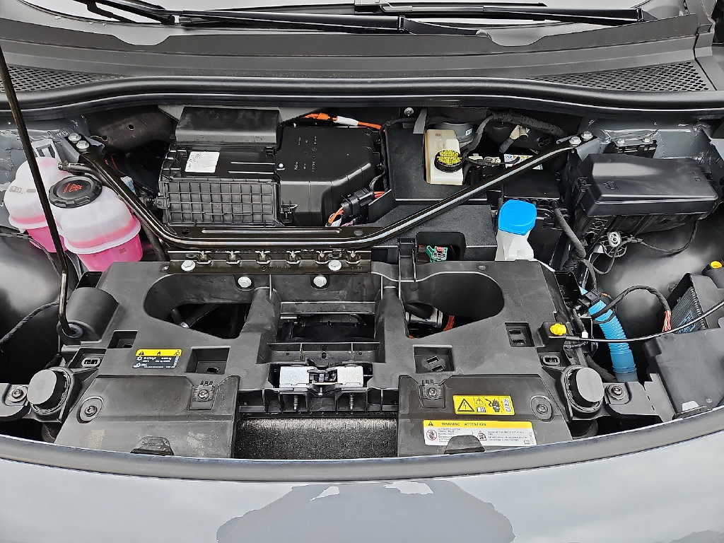 Certified 2025 Volkswagen ID.4 Pro S Plus AWD/4WD image 31