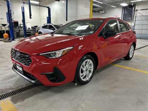 Certified 2025 Subaru Impreza 2.0i image 4