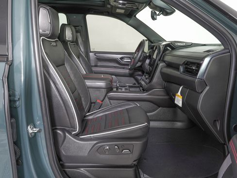 Used 2025 GMC Yukon XL AT4 Ultimate image 10