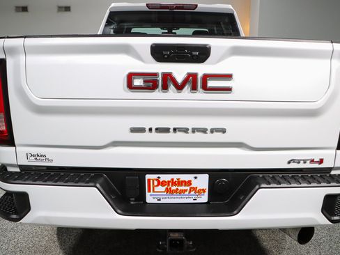 Used 2023 GMC Sierra 2500 AT4 w/ Gooseneck/5TH Wheel Package AWD/4WD image 8