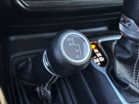 Used 2023 Jeep Gladiator Overland image 5