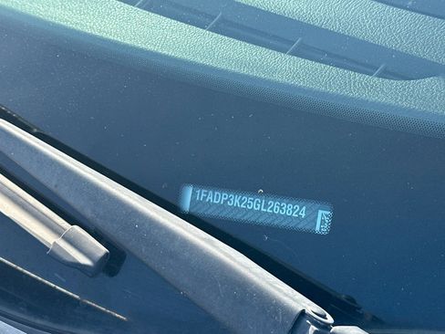 Used 2016 Ford Focus SE image 7