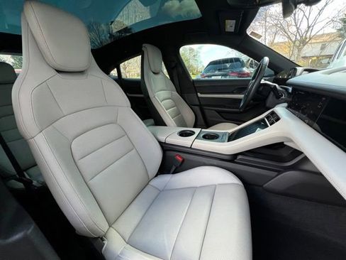 Used 2023 Porsche Taycan 4S w/ Premium Package image 29