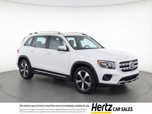 Used 2025 Mercedes-Benz GLB 250 4MATIC image 1